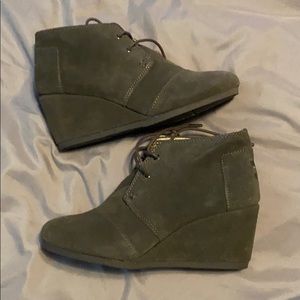 Toms wedge booties brand new without tags